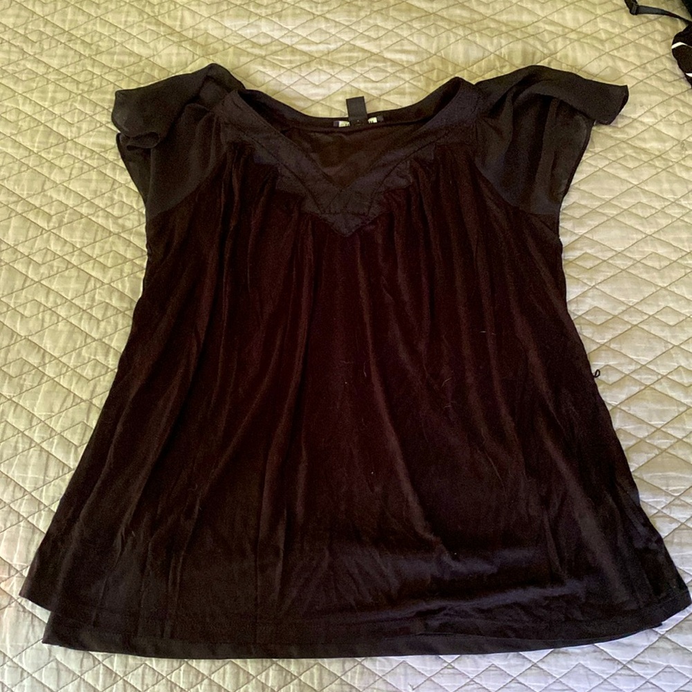 White House Black Market Short Sleeve Black Crinkle Style Blouse